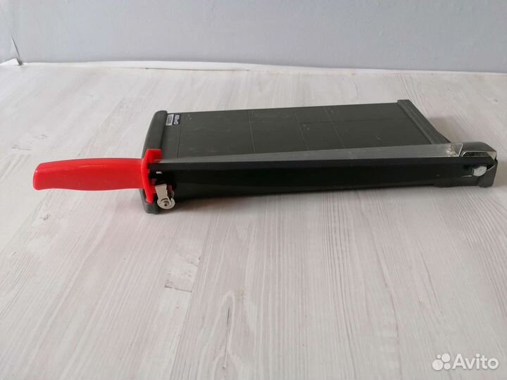 Резак для бумаги сабельный