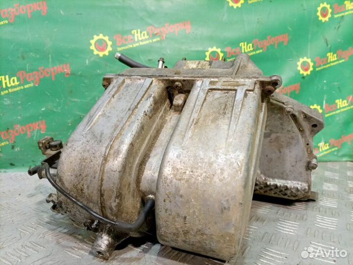 Впускной коллектор Opel Vectra B седан 2.0 1999