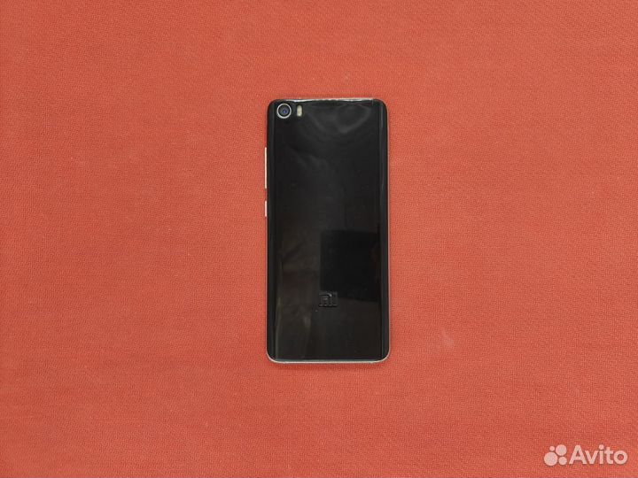 Xiaomi Mi 5, 3/64 ГБ