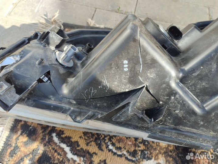 Фара Сузуки Витара правая