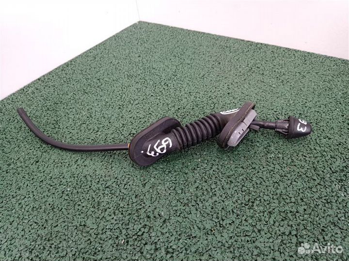 Форсунка омывателя стекла задняя Kia Sportage 2010