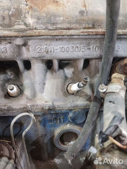 Продам двигатель 21011