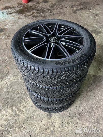 Nokian Tyres Hakkapeliitta 8 215/55 R17