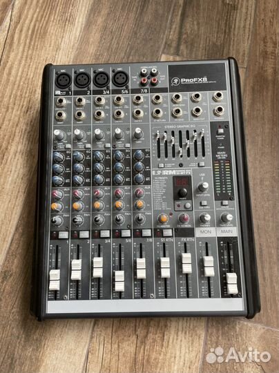 Микшерный пульт