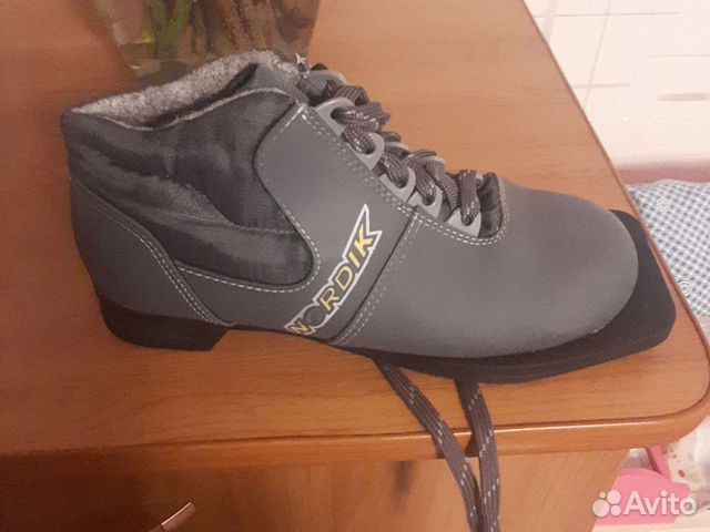 Лыжные ботинки