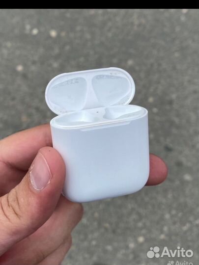 Оригинальный кейс AirPods 2,1