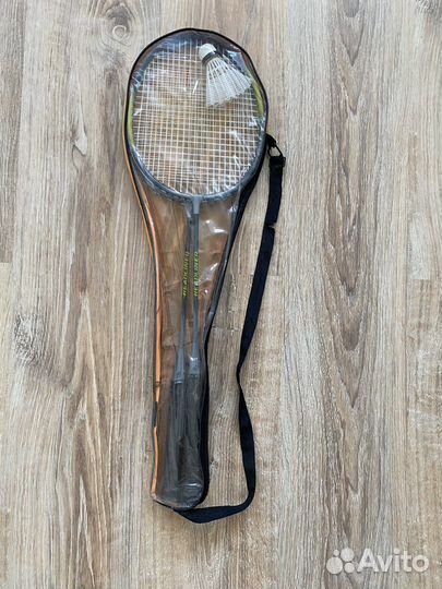 Ракетка для бадминтона