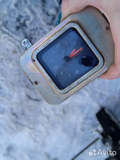 Автомобильные часы