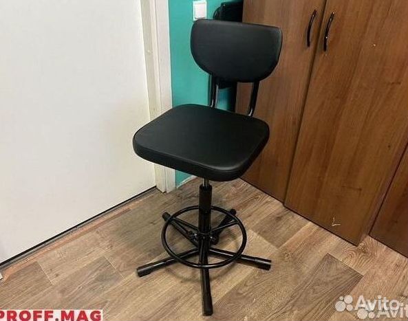 Стул на винтовой опоре HU505