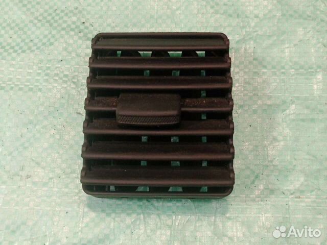 Дефлектор в торпедо Opel Vectra B седан 1.6I