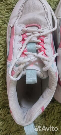 Кроссовки для девочки