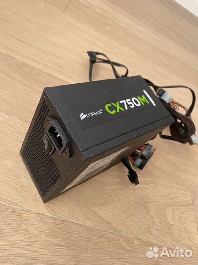 Блок питания CX750M
