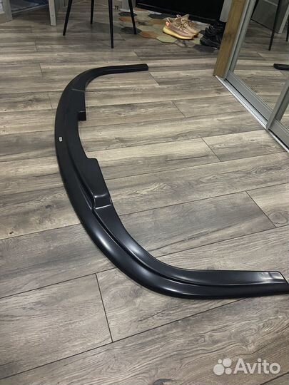 Сплиттер переднего бампера