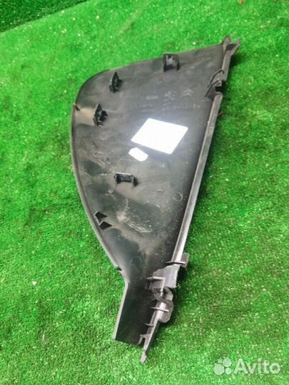 Накладка на торпедо левая Citroen C4 седан 1.6