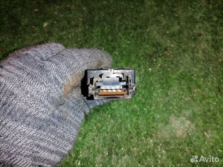 Кнопка противотуманных фар MR190951 Mitsubishi Paj