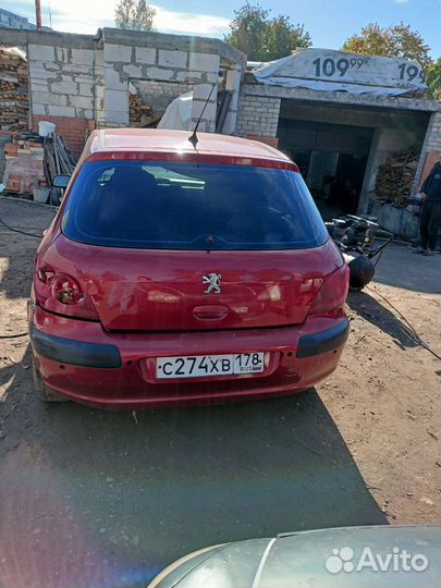 Разбор на запчасти Peugeot 307