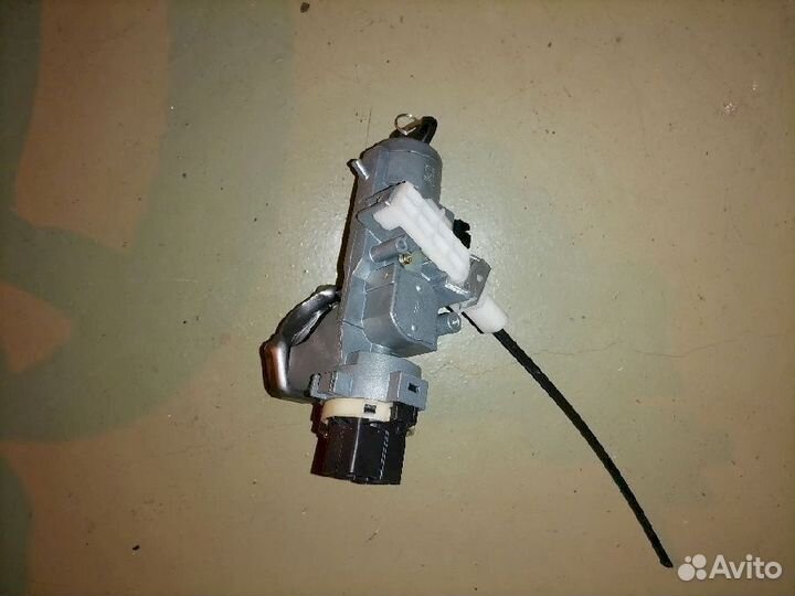 Замок зажигания ggyb-76-290 Mazda Familia BJ5W BJ5