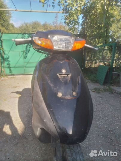Скутер Suzuki lets new 2