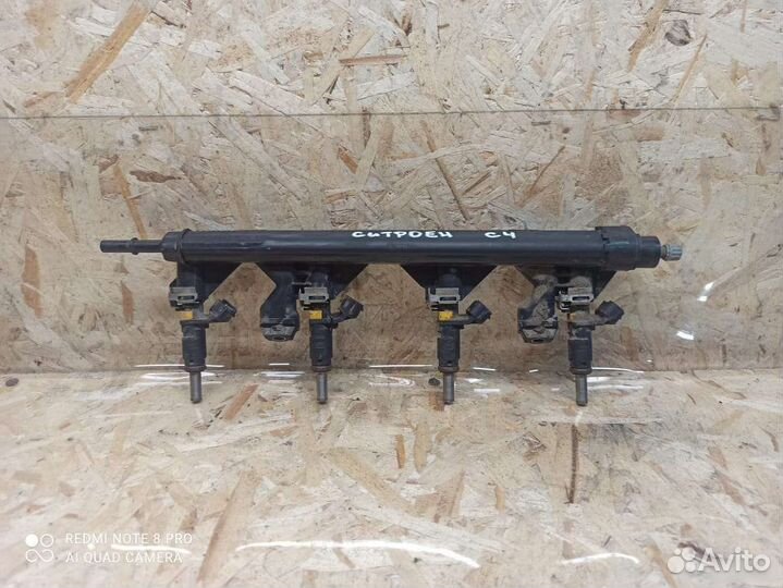 Топливная рейка рампа Citroen C4 Sedan EP6