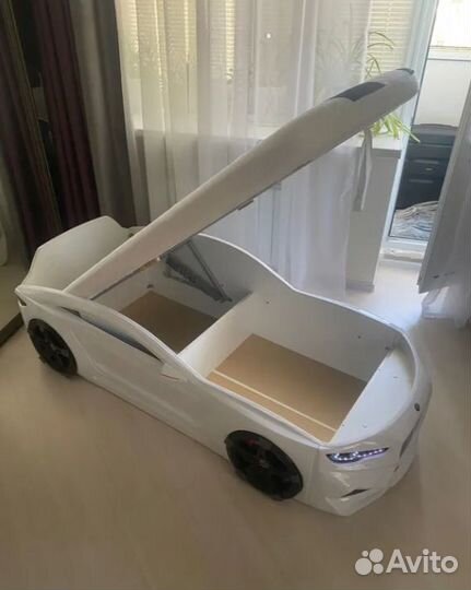 Кровать машина