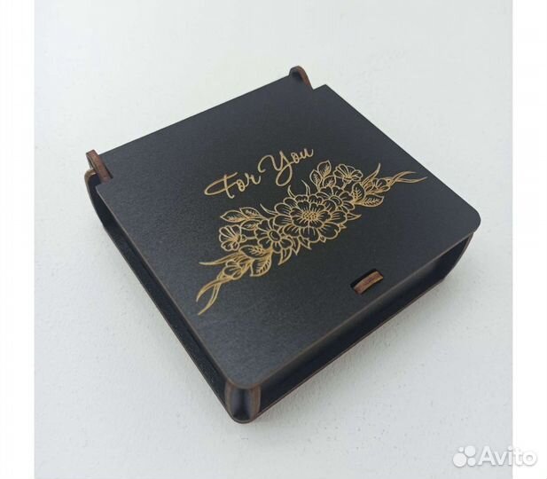 Деревянная шкатулка для украшений