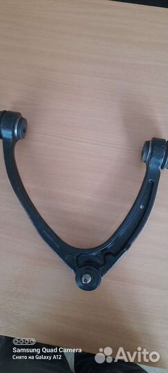 Рычаг верхний правый Шевроле Тахо