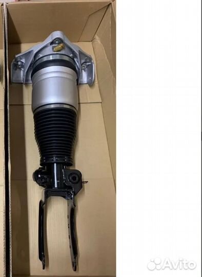 Пневмостойка передняя Audi Q7 Touareg Porsche