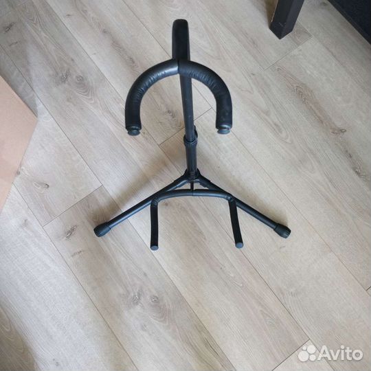 Подставка для гитары