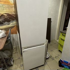 Холодильник встроенный Whirlpool для IKEA