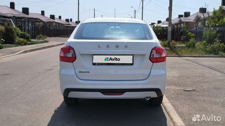 LADA Granta 1.6 МТ, 2022, 4 000 км