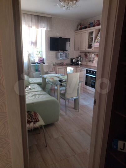 2-к. квартира, 70 м², 4/14 эт.