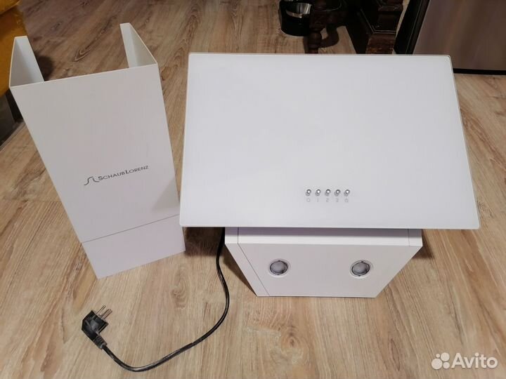 Наклонная вытяжка Schaub Lorenz SLD DL5118