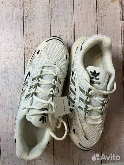 Кроссовки adidas ozmillaens