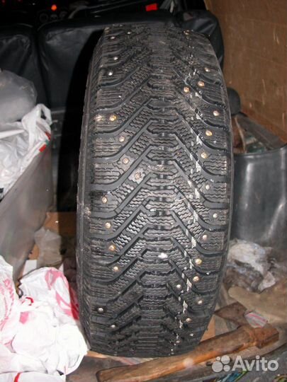 R18 Goodyear UltraGrip 500 SUV 225/40, PCD 5x120 DIA 60.1