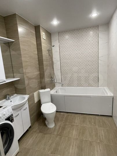 2-к. квартира, 70 м², 10/16 эт.