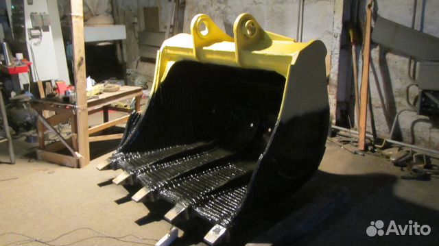 Сварка ковша. Ковша-балка вольво. Планировочный ковш на экскаватор. Обварка ковша эсковатора. Сварной ковш.