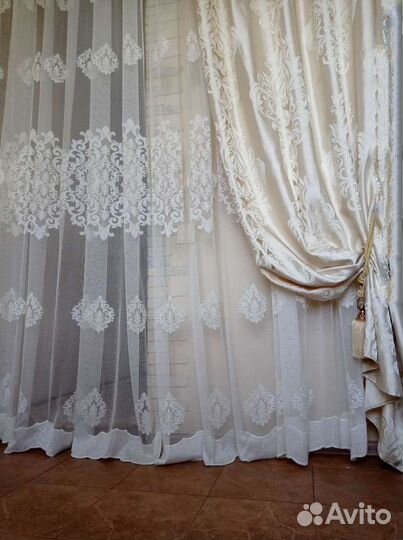 Шторы сливочно жемчужного цвета плотные,тюль оаэ