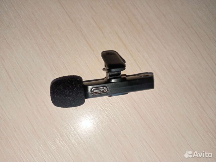 Петличный микрофон