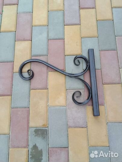 Кронштейн для цветов кованые