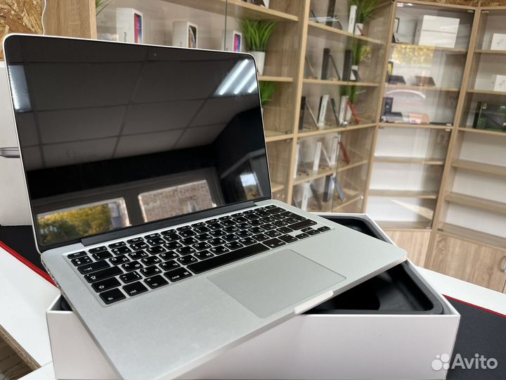 Apple MacBook Pro 13 A1502 (i5, 8gb, SSD )