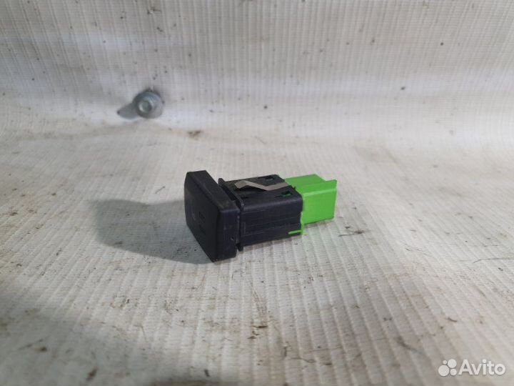 Кнопка обогрева Volkswagen Polo CFN 2013