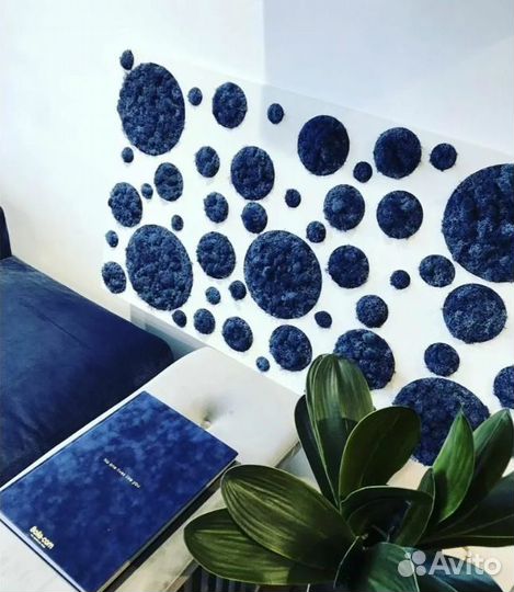 Панно из мха синий цвет