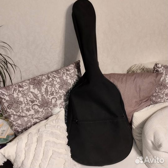 Гитара Валенсия + чехол