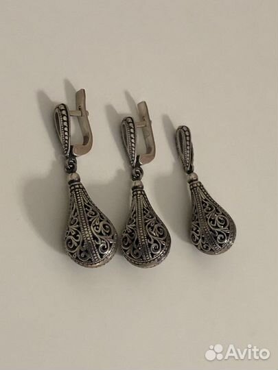 Серебряные серьги и подвеска