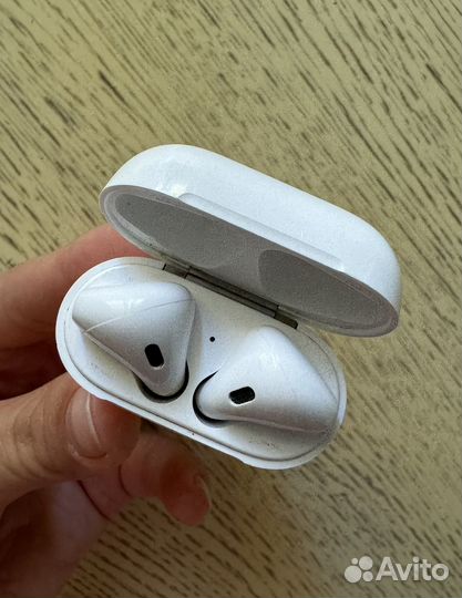 Наушники Apple AirPods 2