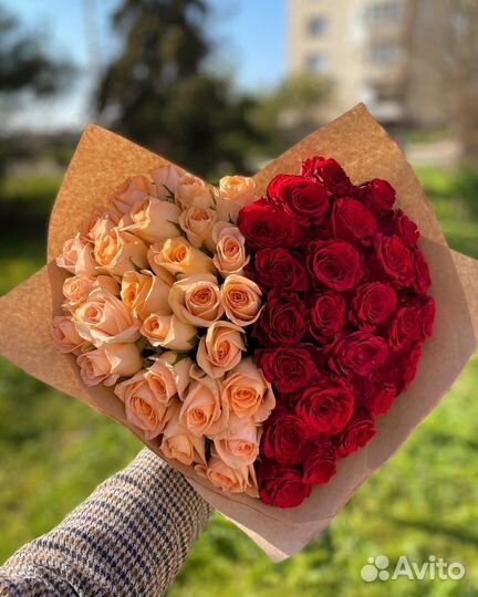 51 Роза сердцем с бесплатной доставкой