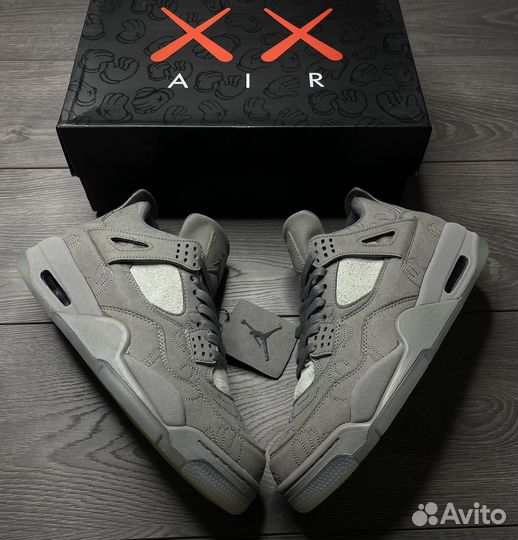 Nike air jordan 4 retro kaws