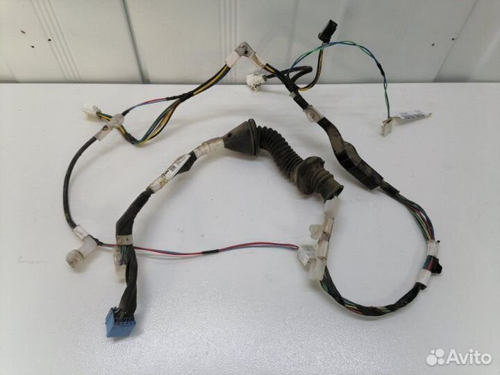 Проводка двери передняя правая Toyota Corolla E150