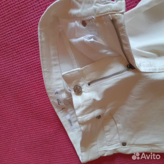 Джинсы белые