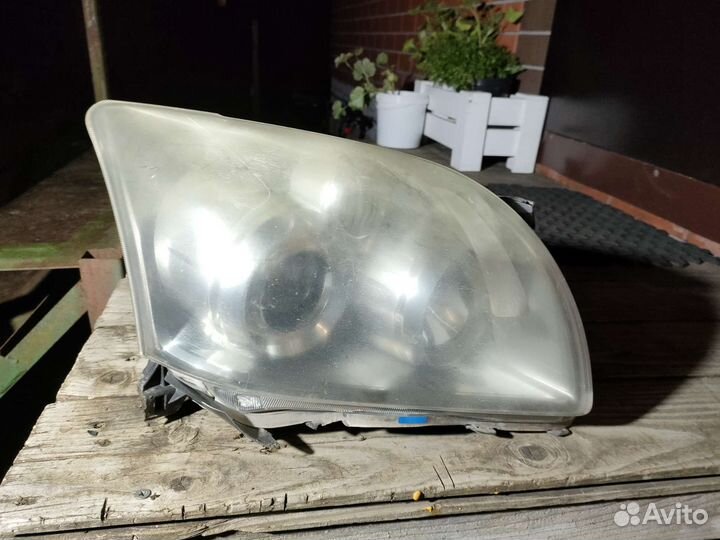 Фара Тойота Авенсис 250 рестайлинг